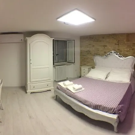 Couette-café La Lanterna Fermo